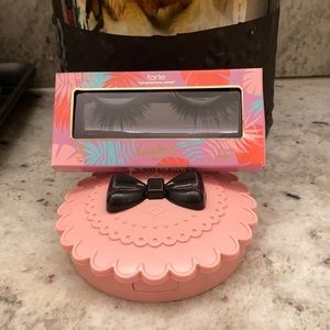 TARTE LASHES AND LASH CASE